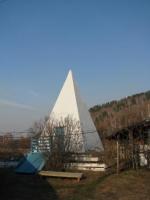 Пирамида в д.Ленск